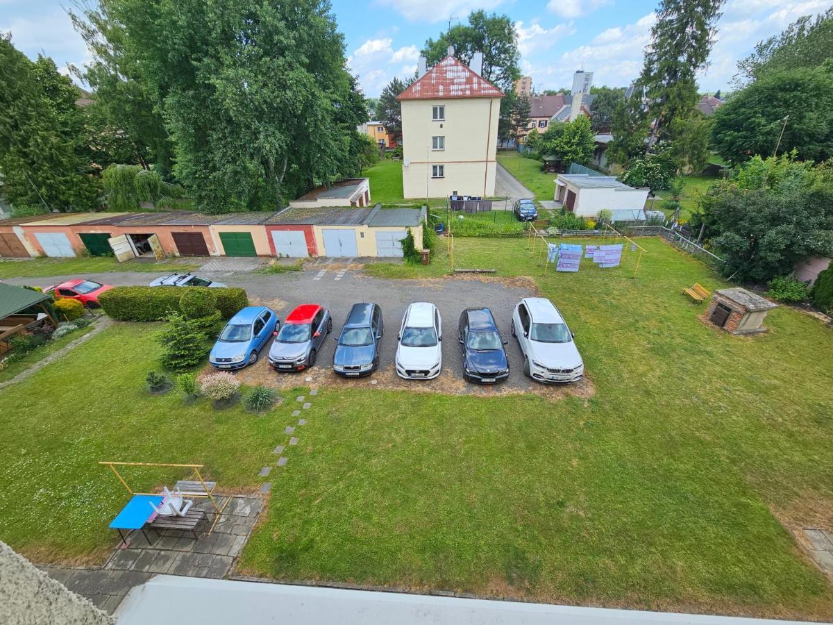 S Parkovanim Apartment *