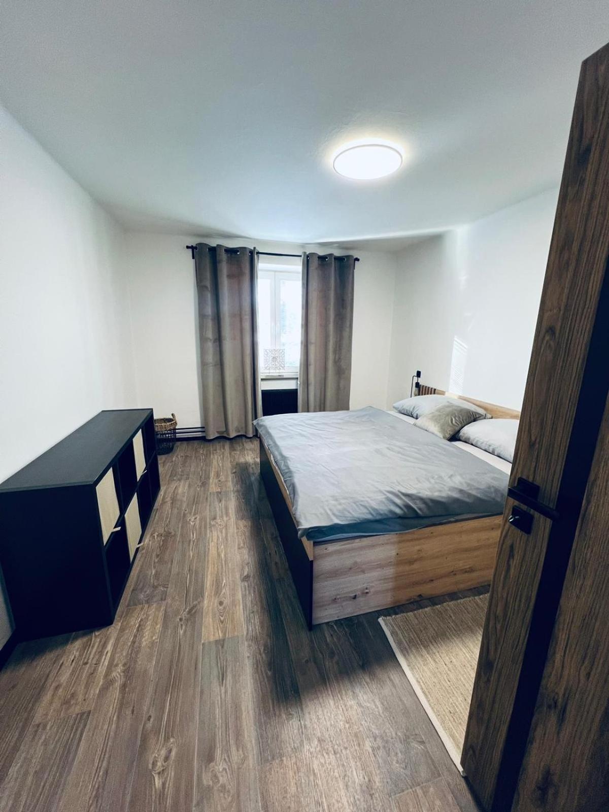 S Parkovanim Apartment