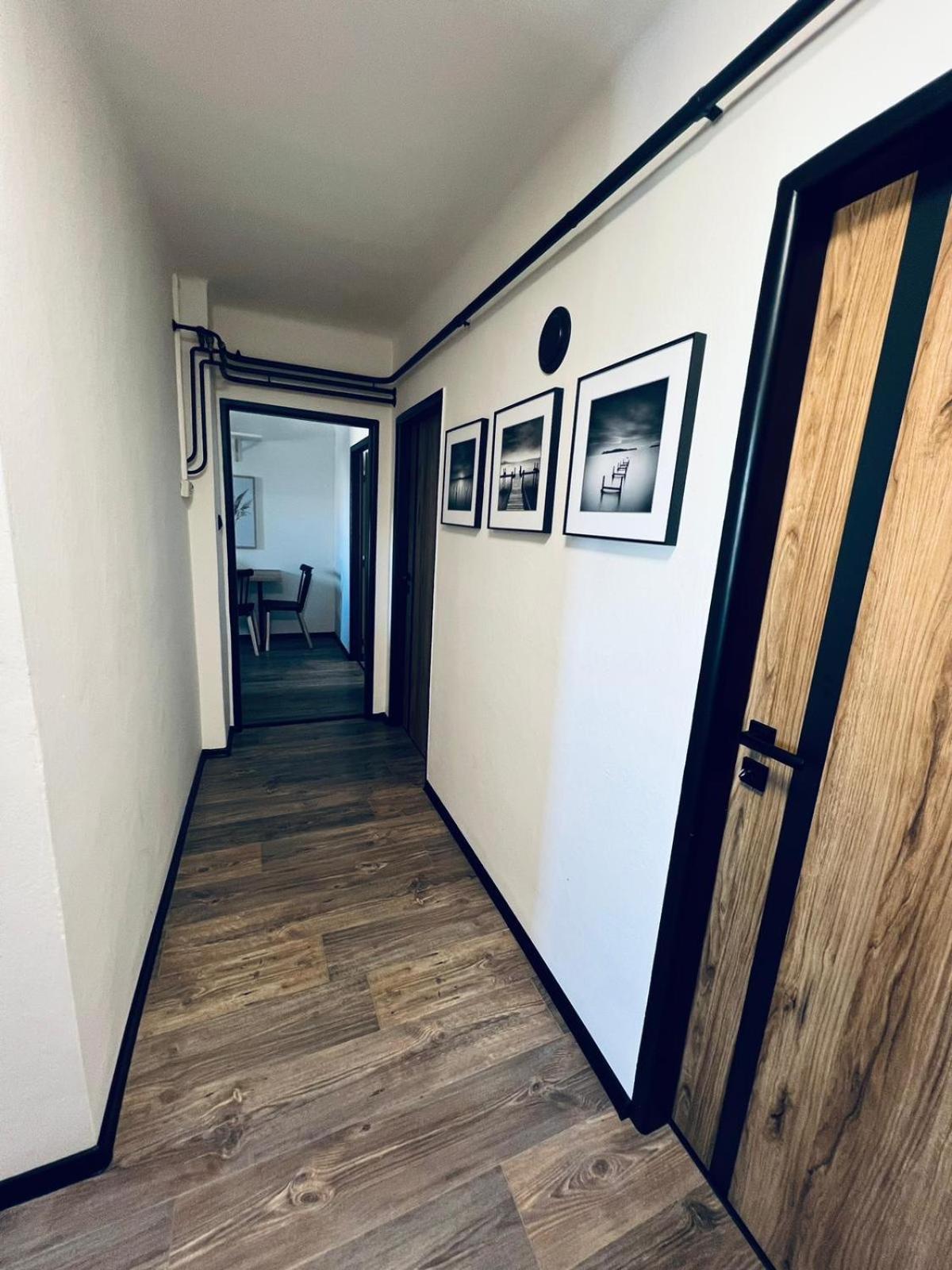 S Parkovanim Apartment